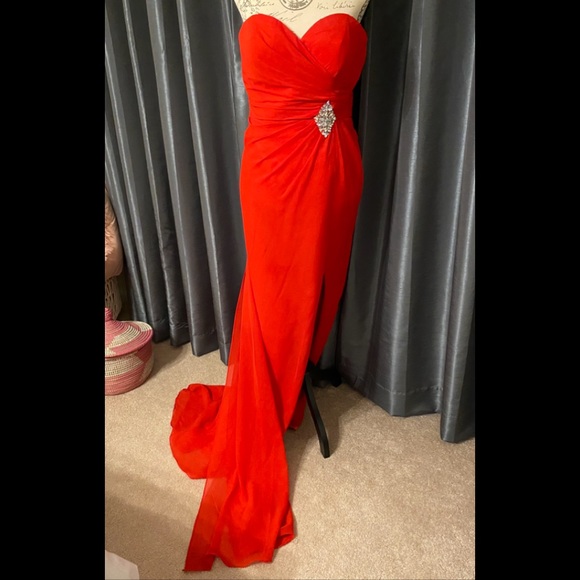Stunning Cherry RED chiffon strapless evening Gown size 10. Beautiful Dress 👗. - Picture 11 of 17